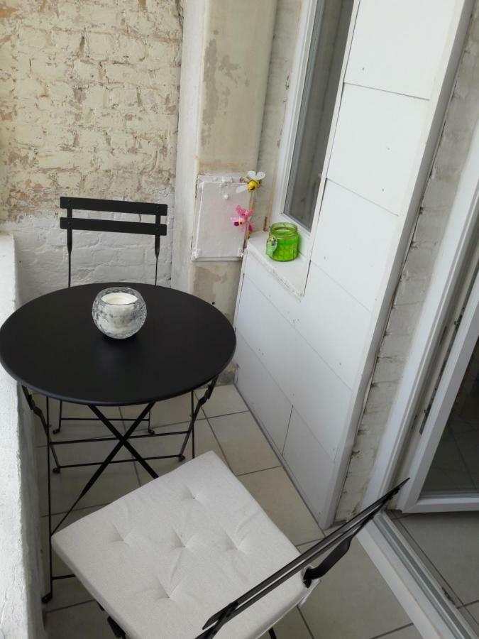 2 Slaapkamer Appartement Op De Zeedijk Van Oostende. Esterno foto