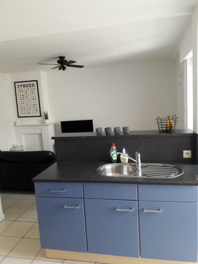 2 Slaapkamer Appartement Op De Zeedijk Van Oostende. Esterno foto