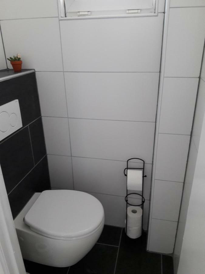 2 Slaapkamer Appartement Op De Zeedijk Van Oostende. Esterno foto