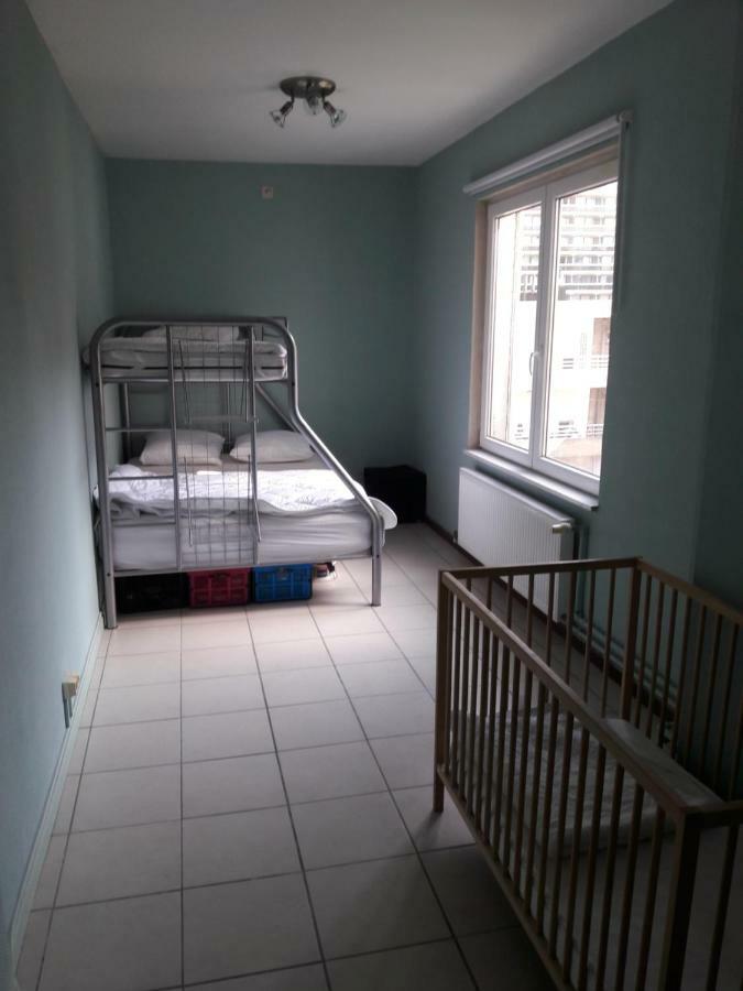 2 Slaapkamer Appartement Op De Zeedijk Van Oostende. Esterno foto