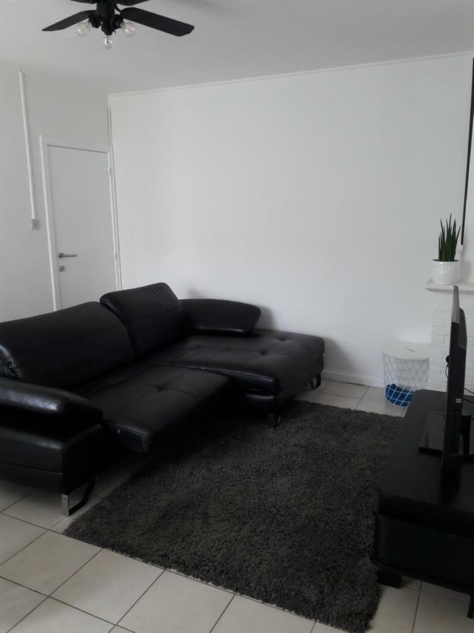 2 Slaapkamer Appartement Op De Zeedijk Van Oostende. Esterno foto